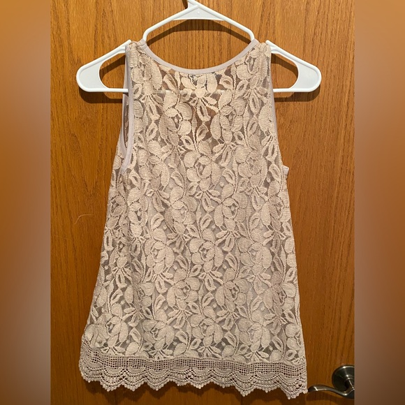 Cable & Gauge Women’s Sleeveless Top with Under Layer - Picture 2 of 7